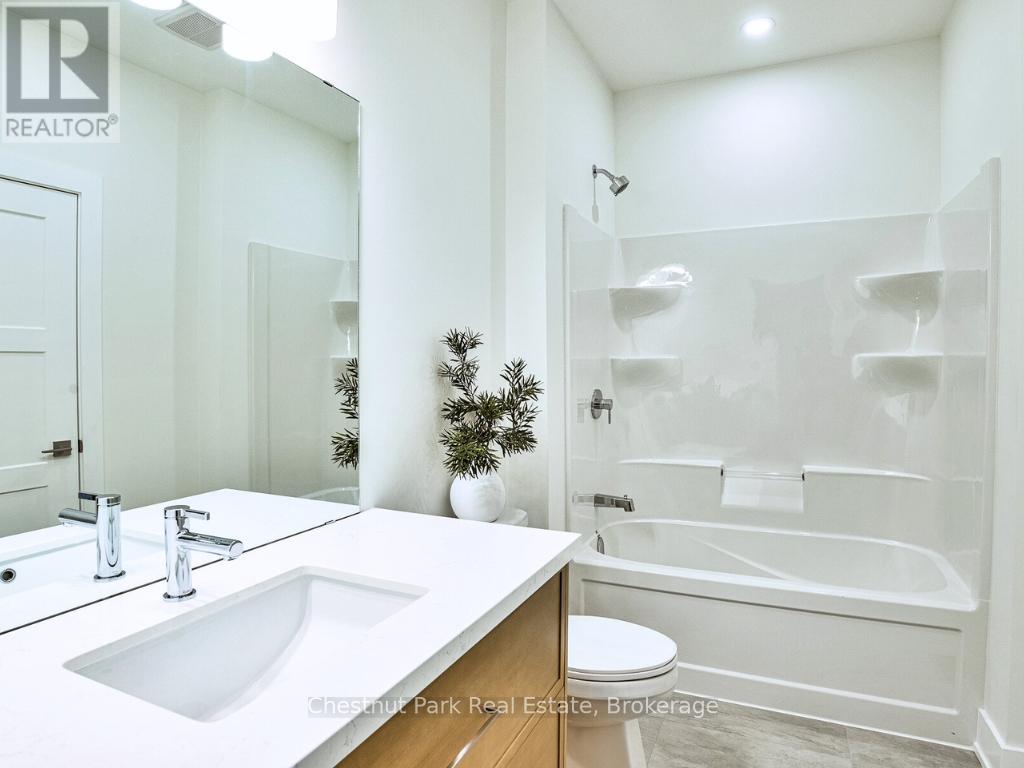 2 Black Spruce Street, Huntsville, Ontario  P1H 1M3 - Photo 4 - X12387275