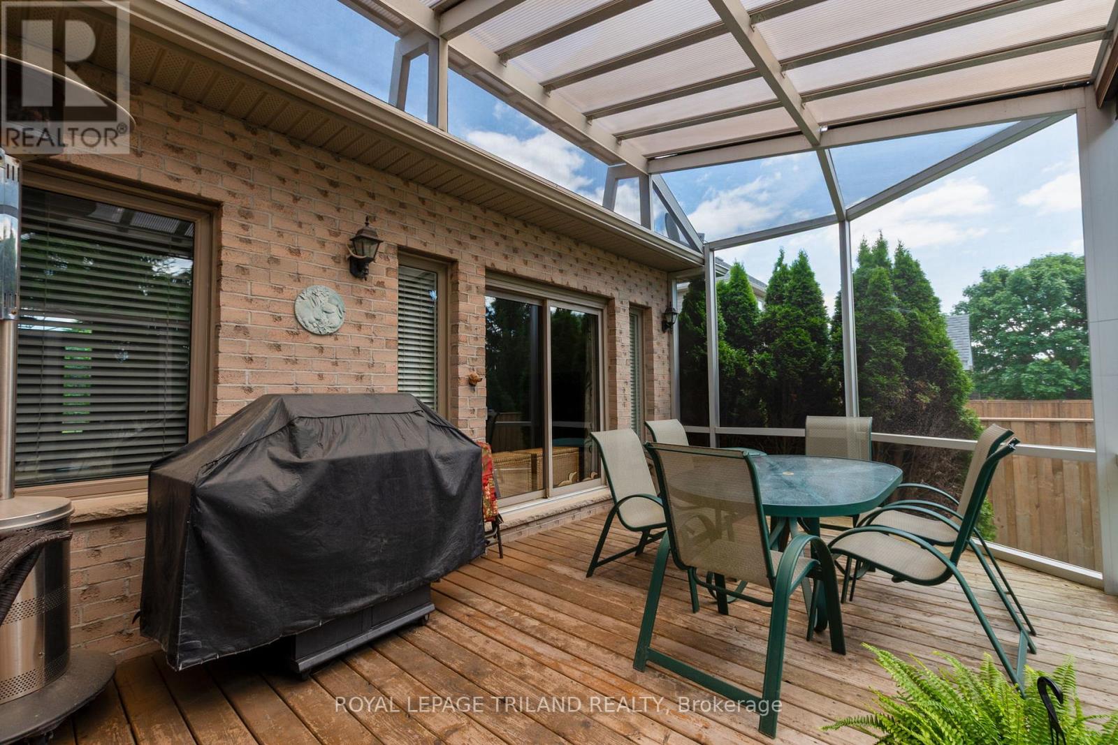 45 Stephen Moore Drive, Middlesex Centre, Ontario  N0L 1R0 - Photo 37 - X12389518