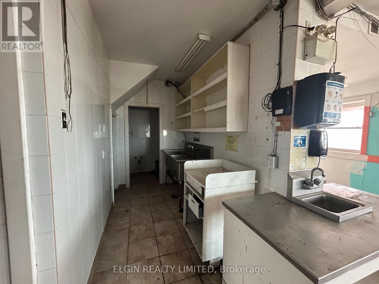 115 William Street, Central Elgin, Ontario  N5L 1E1 - Photo 13 - X12389532