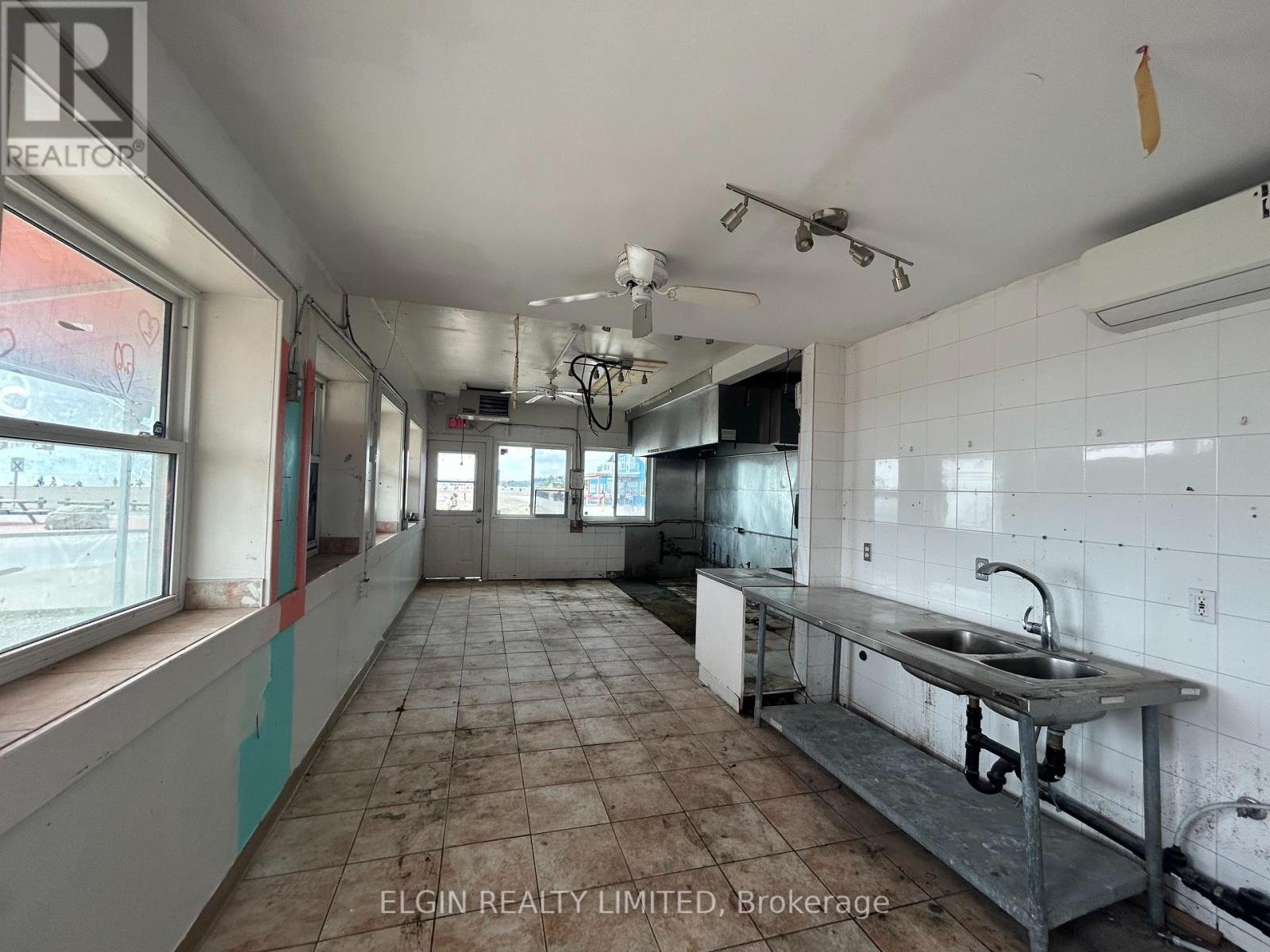 115 William Street, Central Elgin, Ontario  N5L 1E1 - Photo 18 - X12389532