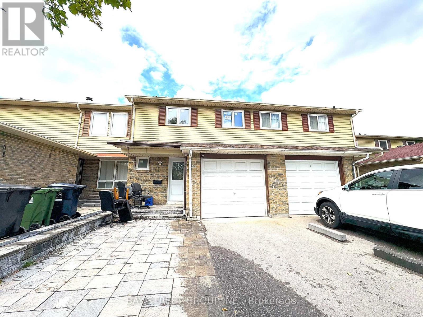 9 TRURO CRESCENT, Toronto, Ontario