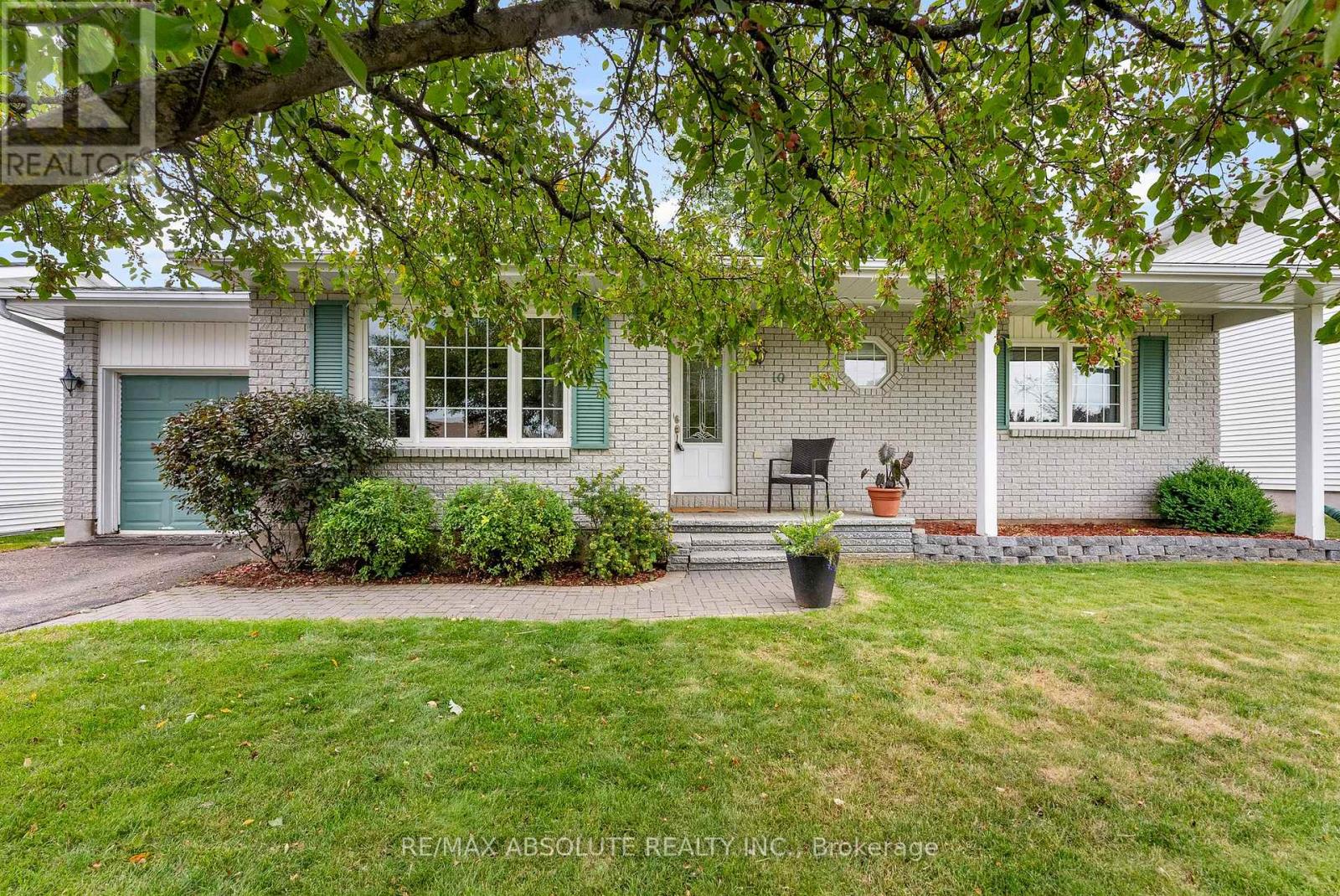 10 MAPLE DRIVE, Arnprior, Ontario
