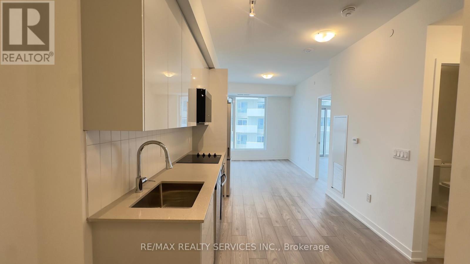 911 - 474 Caldari Rd Road, Vaughan, Ontario  L4K 0R5 - Photo 2 - N12389476