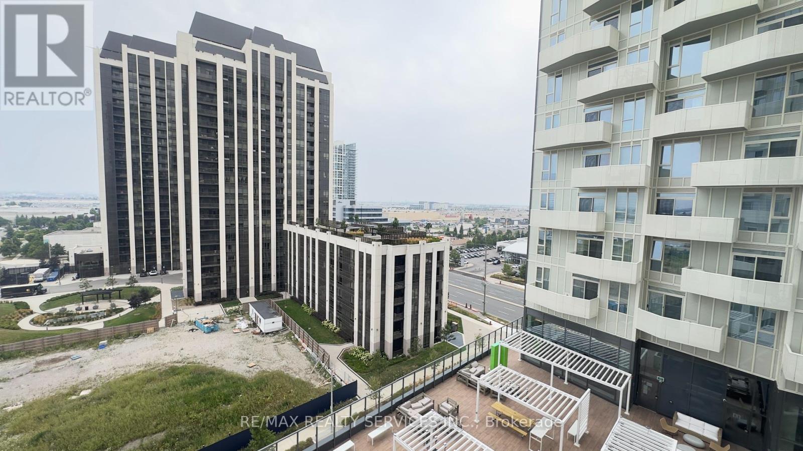 911 - 474 Caldari Rd Road, Vaughan, Ontario  L4K 0R5 - Photo 7 - N12389476