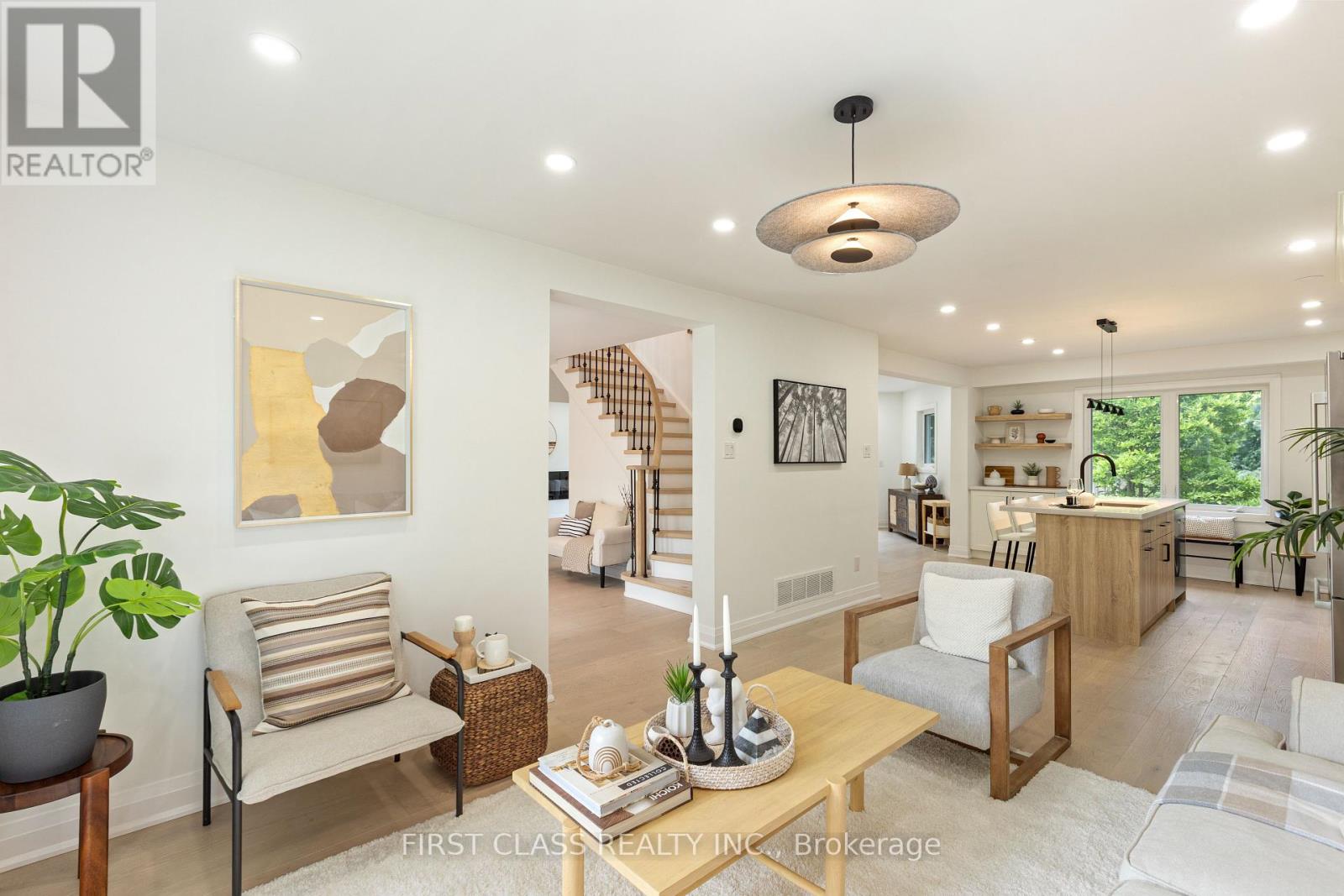 679 Village Parkway, Markham, Ontario  L3R 2Y4 - Photo 4 - N12389490