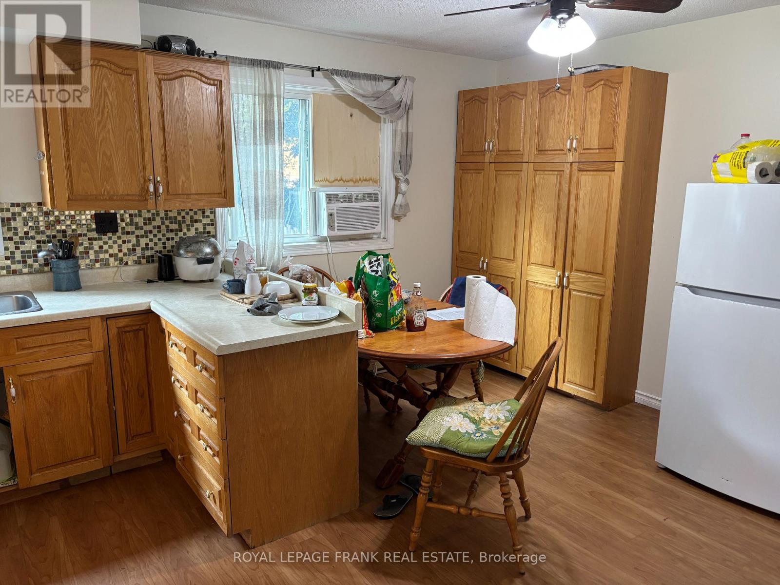 1098 Milne Drive, Kincardine, Ontario  N2Z 1X4 - Photo 4 - X12285604