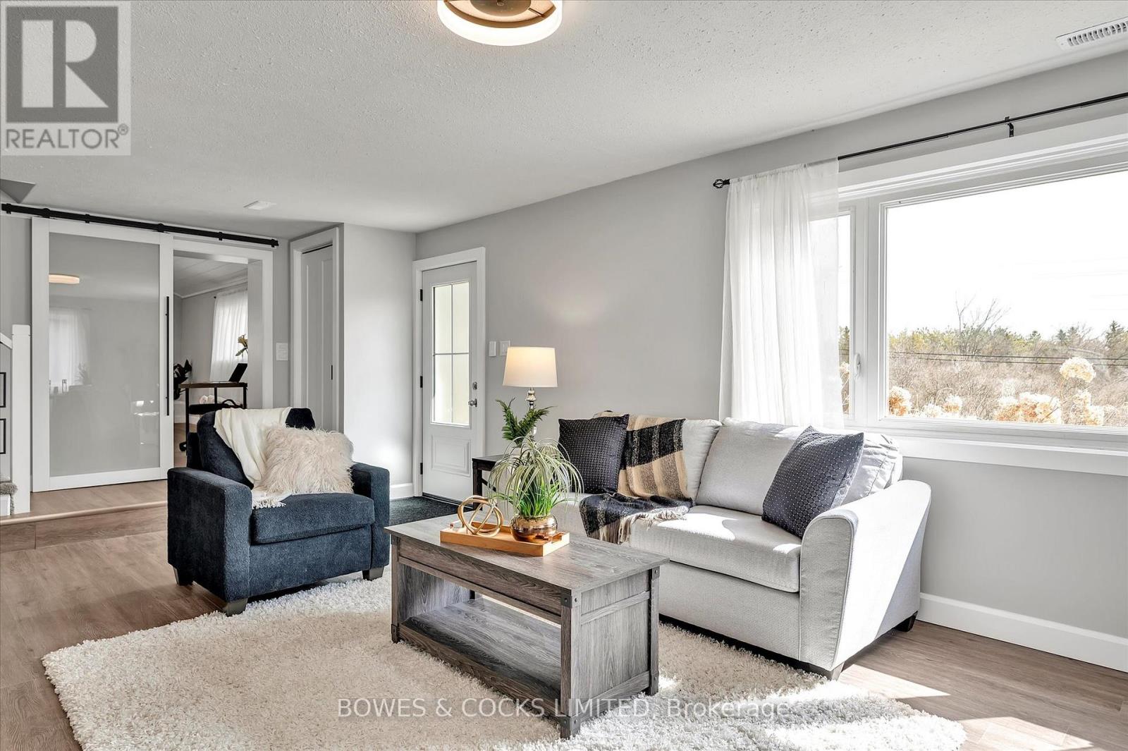 1695 Killoran Road, Selwyn, Ontario K9J 6X5 - Photo 8 - X12388603