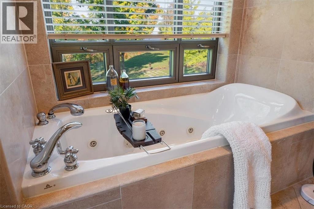 90 Ridge Road W, Grimsby, Ontario  L3M 4E7 - Photo 29 - 40767525