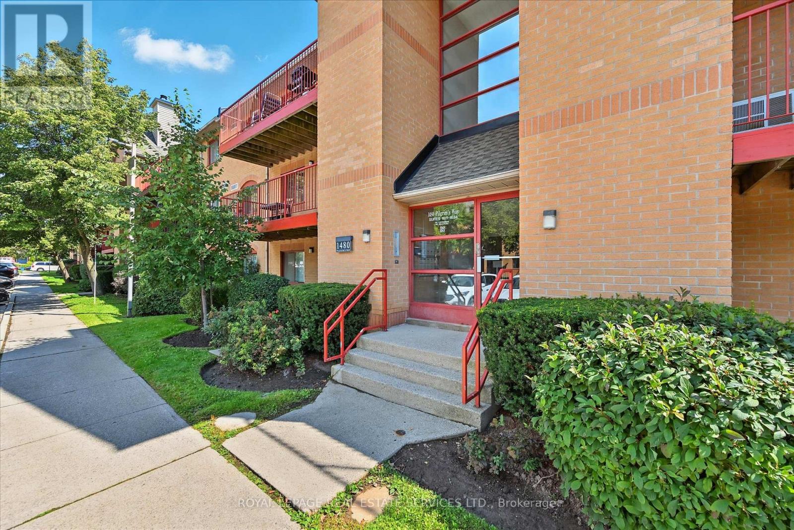 1634 - 1480 Pilgrims Way, Oakville, Ontario  L6M 3G7 - Photo 4 - W12389483
