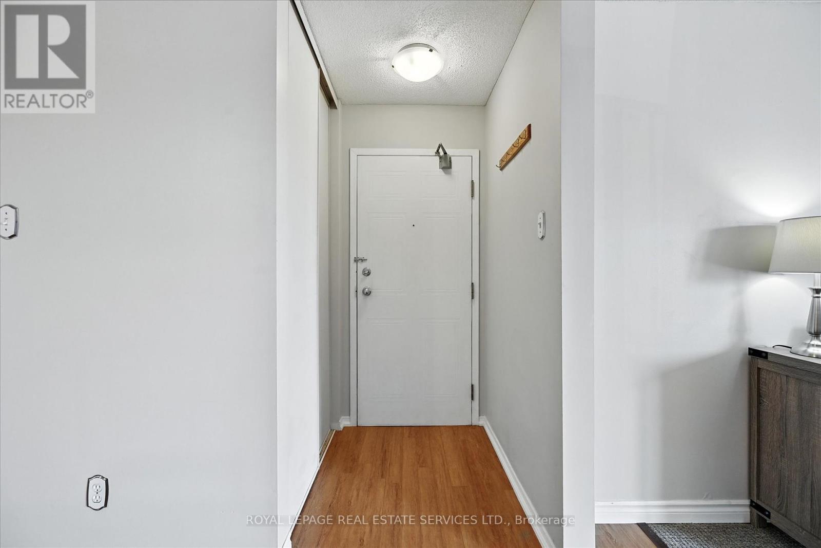 1634 - 1480 Pilgrims Way, Oakville, Ontario  L6M 3G7 - Photo 5 - W12389483