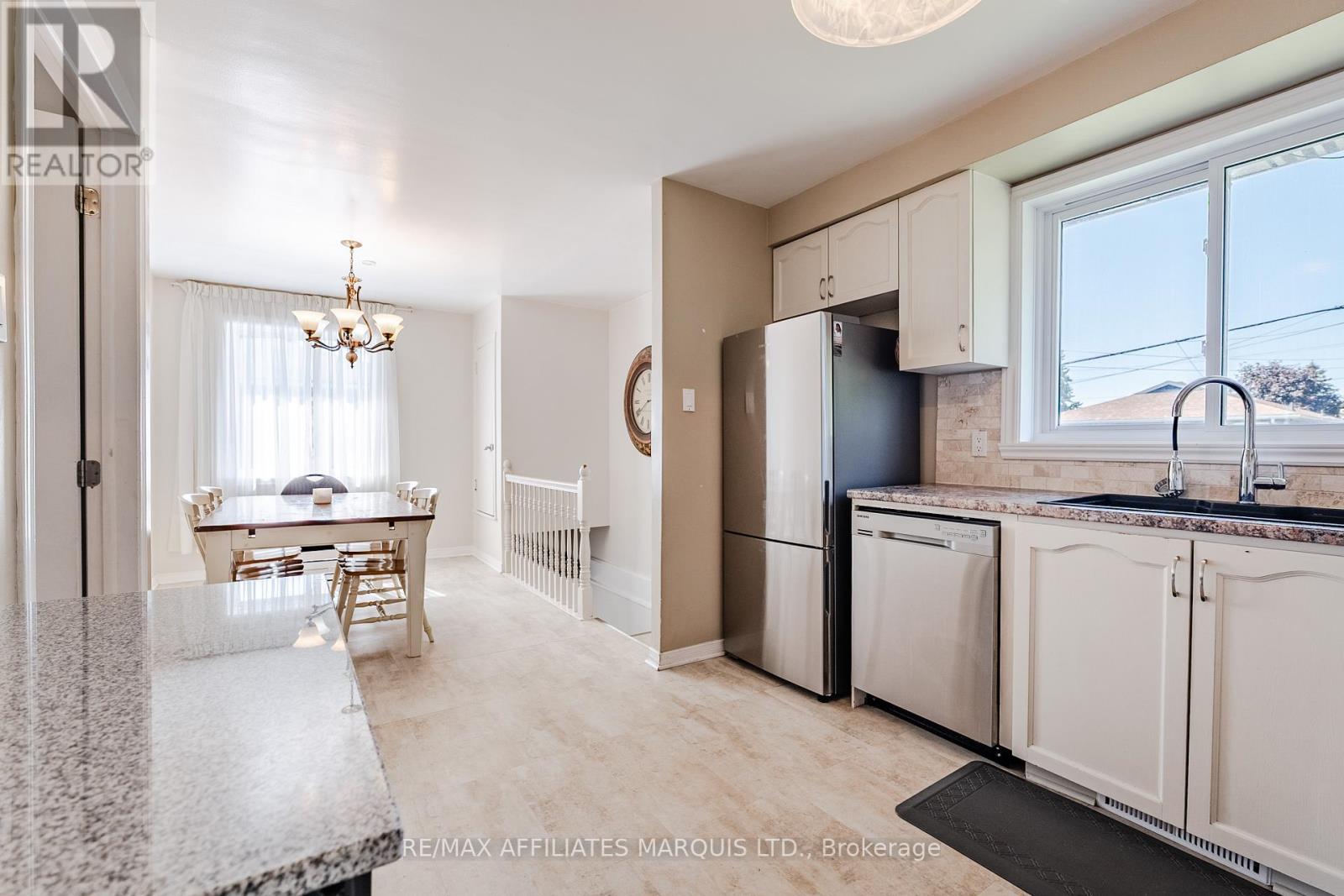 613 Carleton Street, Cornwall, Ontario  K6H 4Y4 - Photo 12 - X12389588