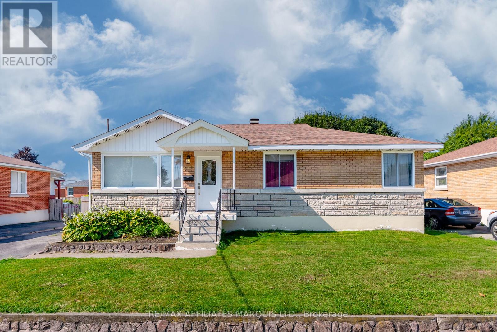 613 Carleton Street, Cornwall, Ontario  K6H 4Y4 - Photo 2 - X12389588