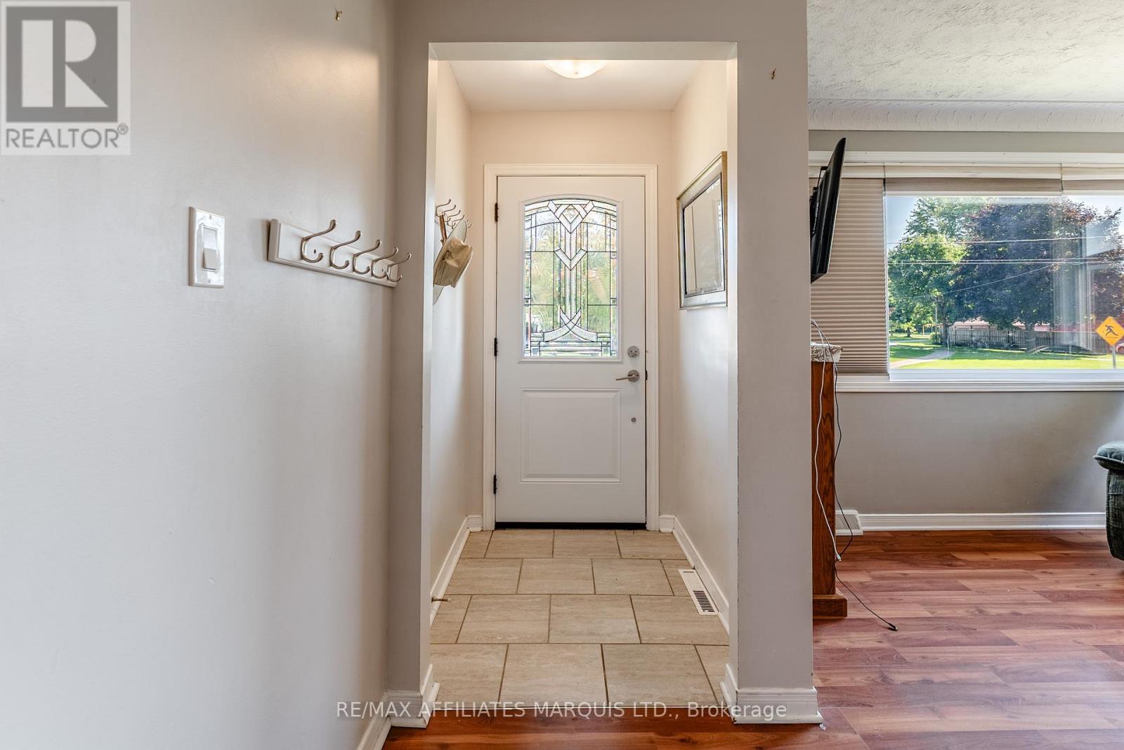 613 Carleton Street, Cornwall, Ontario  K6H 4Y4 - Photo 4 - X12389588