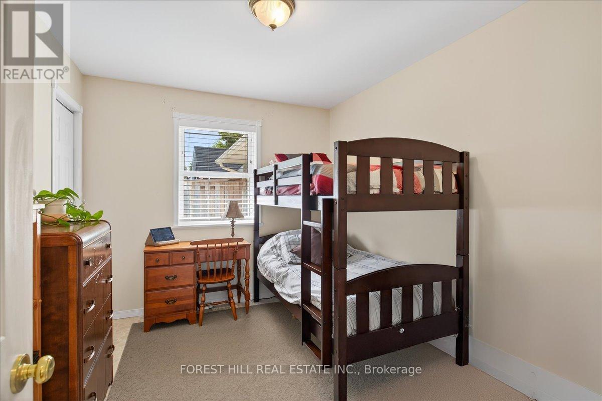 217 Queen Street S, West Grey, Ontario  N0G 1R0 - Photo 12 - X12389448