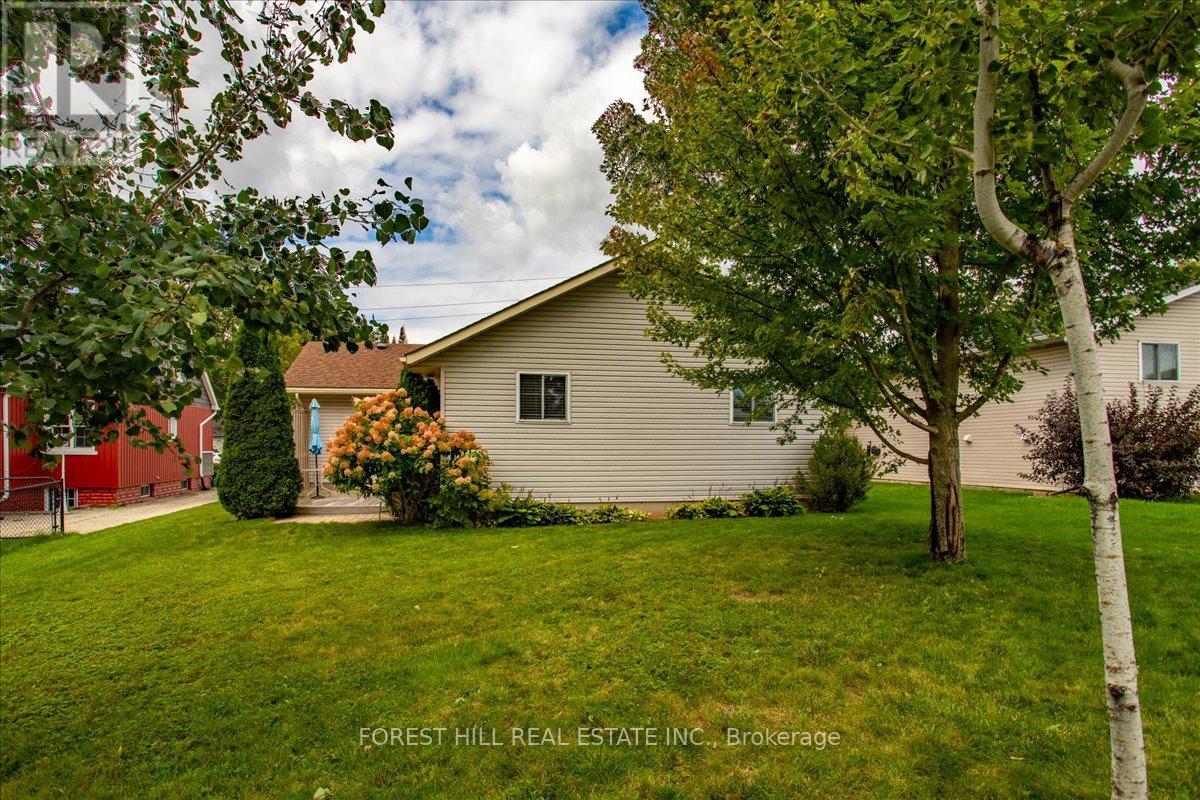 217 Queen Street S, West Grey, Ontario  N0G 1R0 - Photo 19 - X12389448