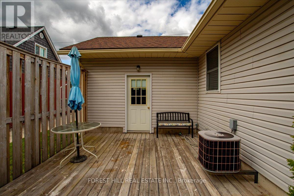 217 Queen Street S, West Grey, Ontario  N0G 1R0 - Photo 3 - X12389448