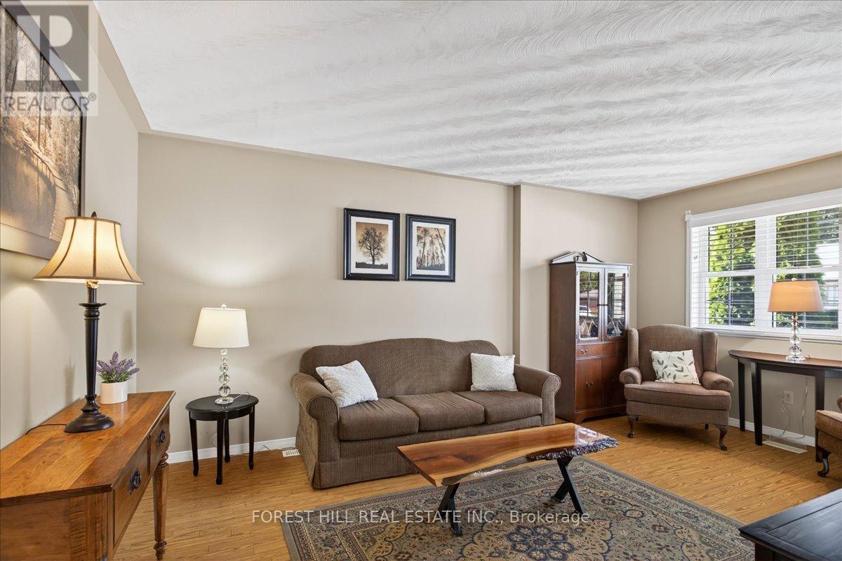 217 Queen Street S, West Grey, Ontario  N0G 1R0 - Photo 4 - X12389448