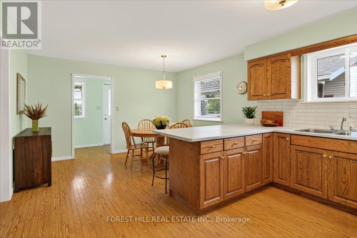 217 Queen Street S, West Grey, Ontario  N0G 1R0 - Photo 7 - X12389448