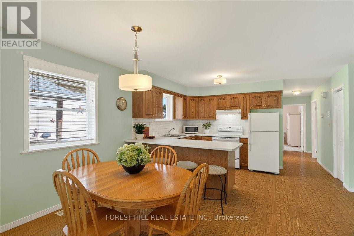 217 Queen Street S, West Grey, Ontario  N0G 1R0 - Photo 8 - X12389448