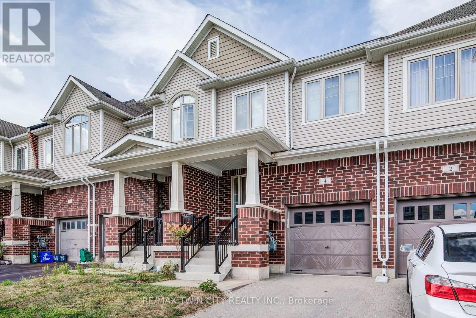 4 Stonehill Avenue, Kitchener, Ontario  N2R 0N8 - Photo 2 - X12389456