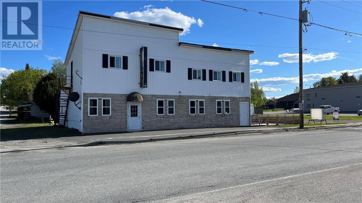 9 King St., St. Charles, Ontario  P0M 2W0 - Photo 1 - 2124588