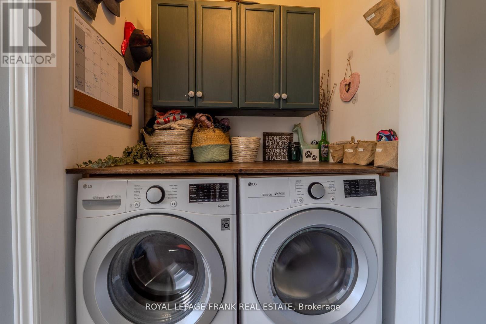 69 Peel Street, Kawartha Lakes, Ontario  K9V 3M5 - Photo 17 - X12389690