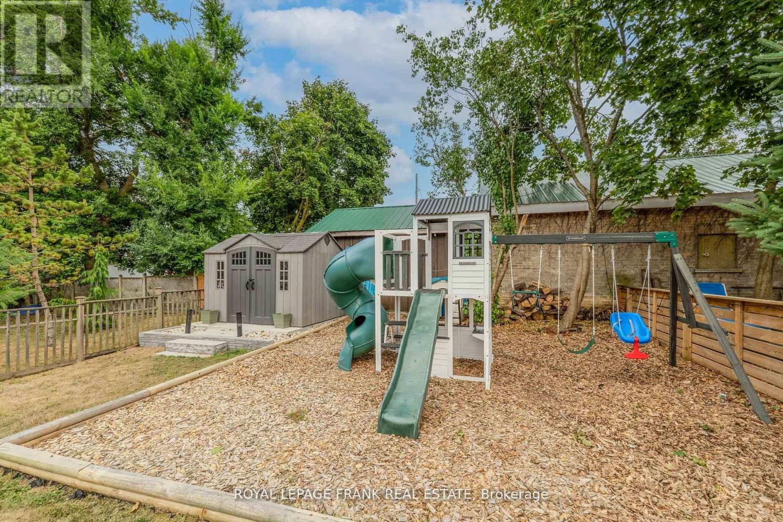 69 Peel Street, Kawartha Lakes, Ontario  K9V 3M5 - Photo 34 - X12389690