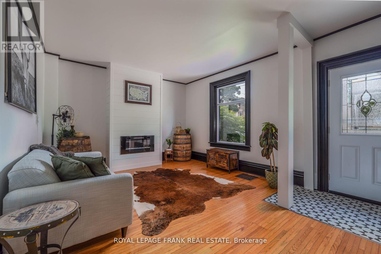 69 Peel Street, Kawartha Lakes, Ontario  K9V 3M5 - Photo 6 - X12389690