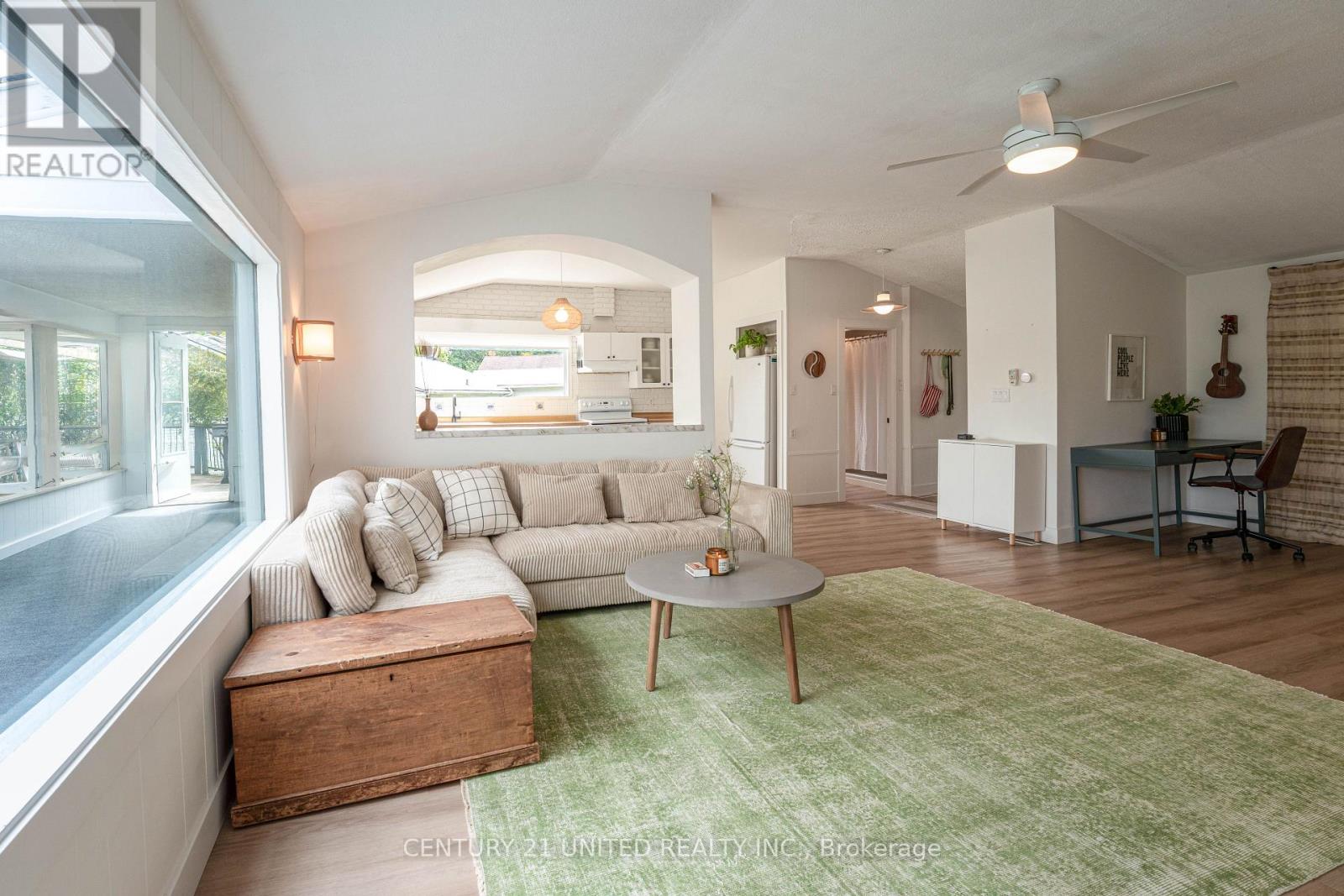 1105 Primrose Lane, Selwyn, Ontario  K9J 6X5 - Photo 6 - X12389717