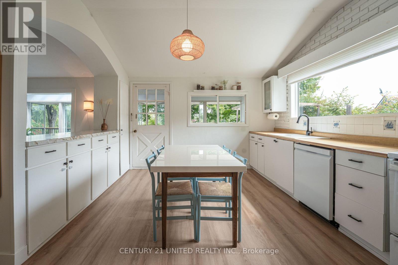 1105 Primrose Lane, Selwyn, Ontario  K9J 6X5 - Photo 8 - X12389717