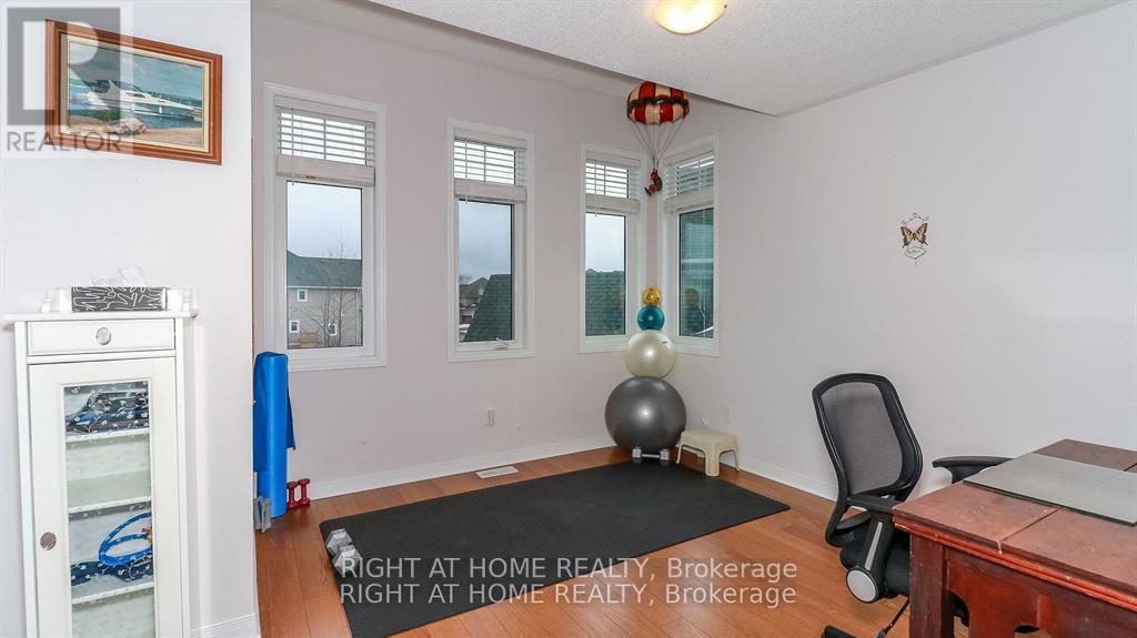 28 Masters Crescent, Georgian Bay, Ontario  L0K 1S0 - Photo 23 - X12388836