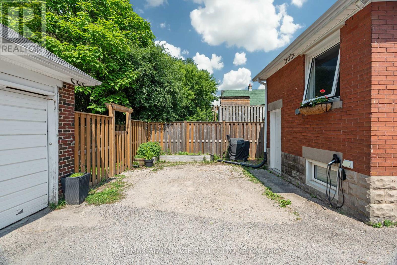 76 Beattie Avenue, London East, Ontario  N5W 2P2 - Photo 34 - X12389698