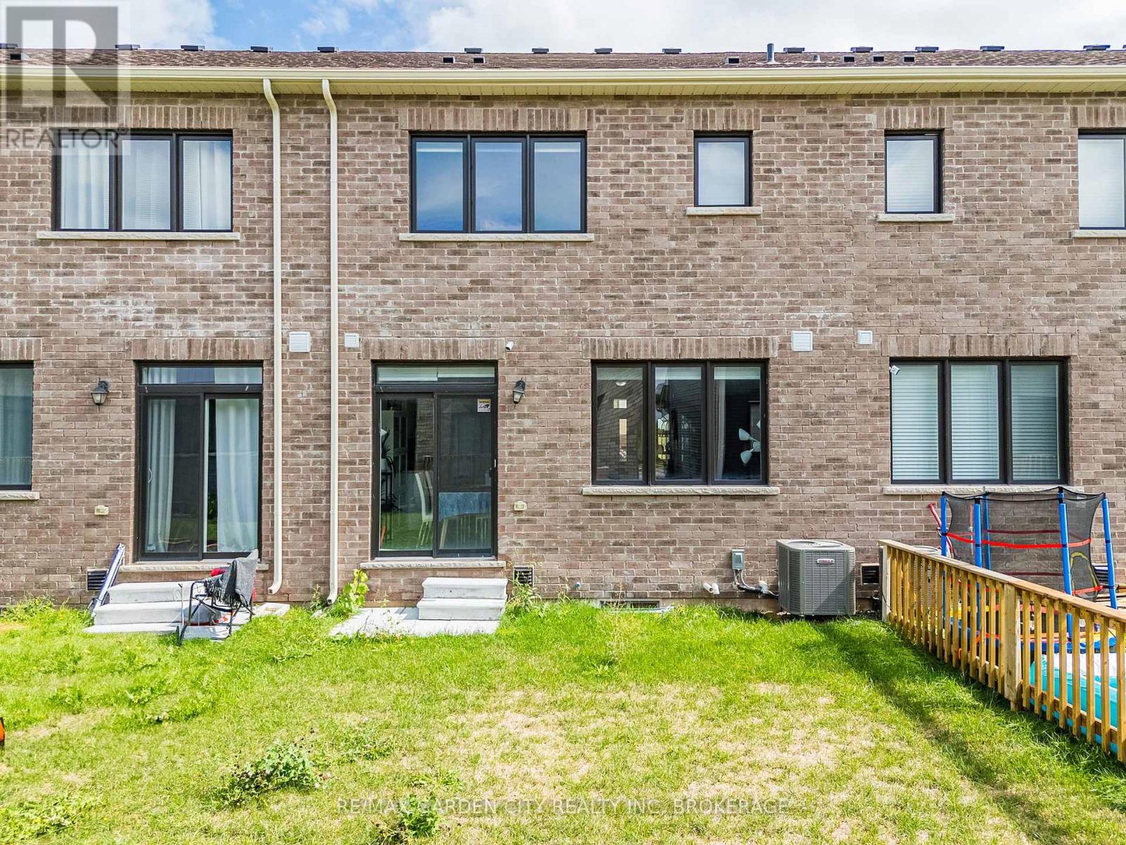 73 Keelson Street, Welland, Ontario  L2B 0M4 - Photo 16 - X12389433