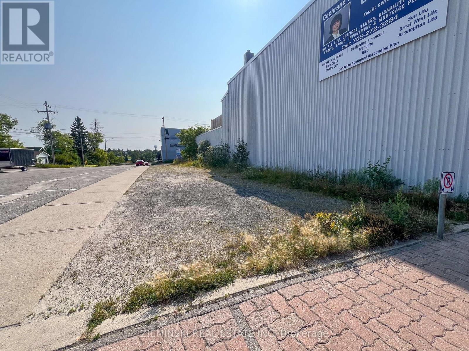 126 Sixth Avenue, Cochrane, Ontario  P0L 1C0 - Photo 1 - T12389675