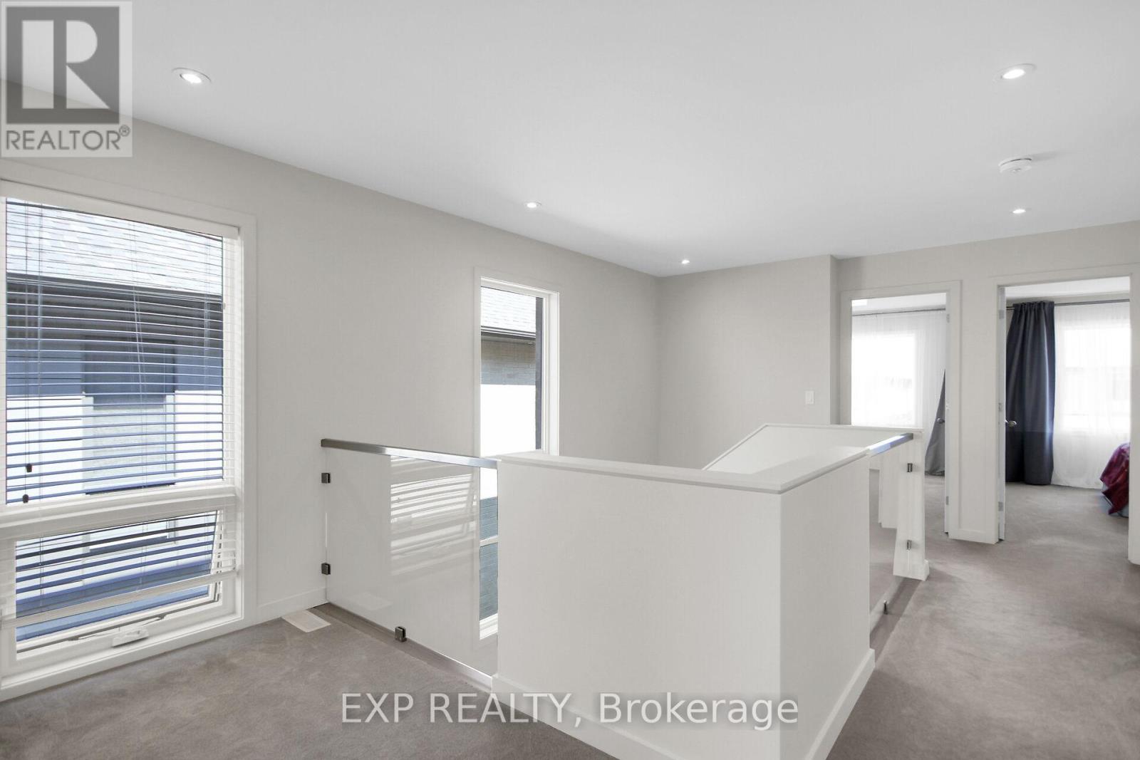 217 Pisces Terrace, Ottawa, Ontario  K1T 0S8 - Photo 10 - X12389664