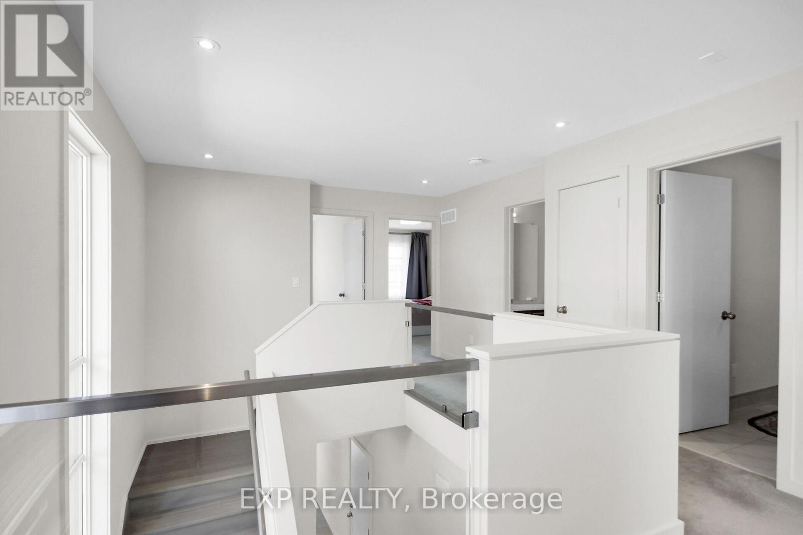 217 Pisces Terrace, Ottawa, Ontario  K1T 0S8 - Photo 11 - X12389664
