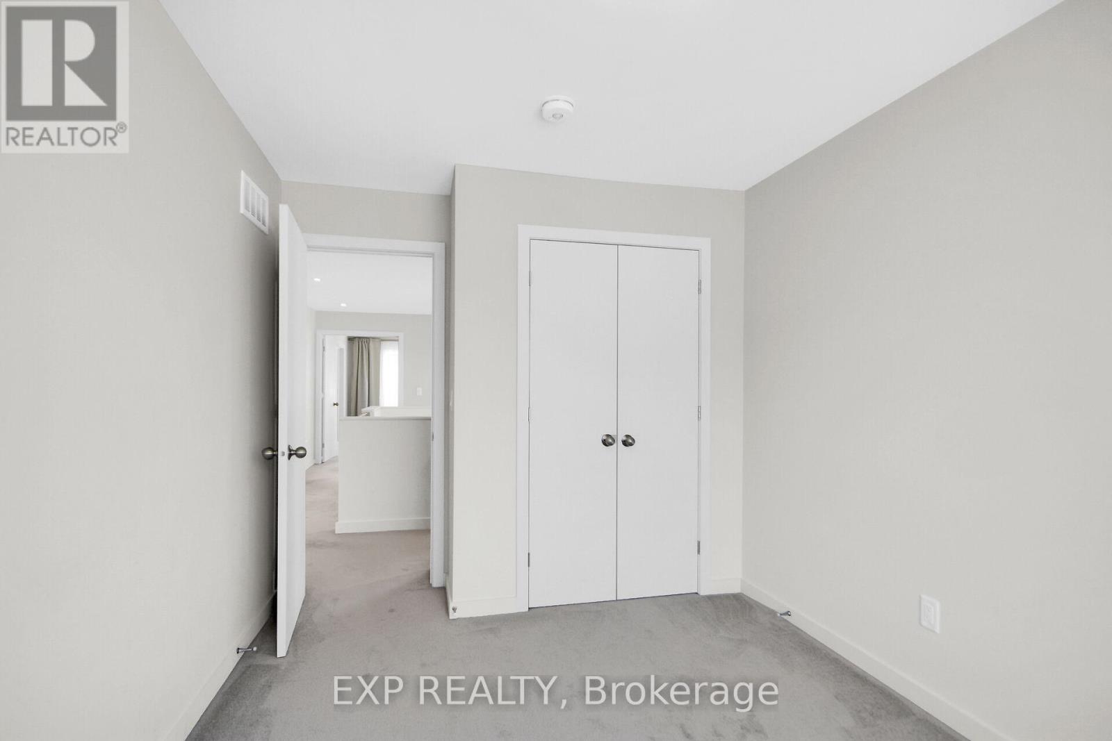 217 Pisces Terrace, Ottawa, Ontario  K1T 0S8 - Photo 15 - X12389664