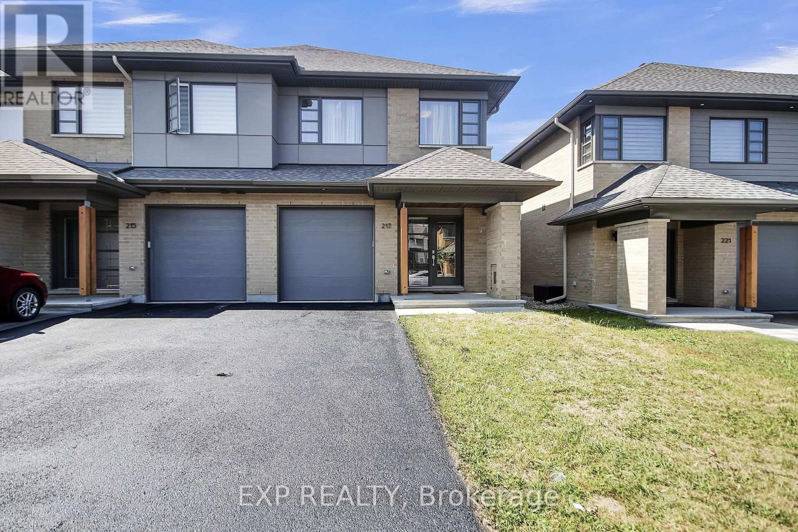 217 Pisces Terrace, Ottawa, Ontario  K1T 0S8 - Photo 3 - X12389664