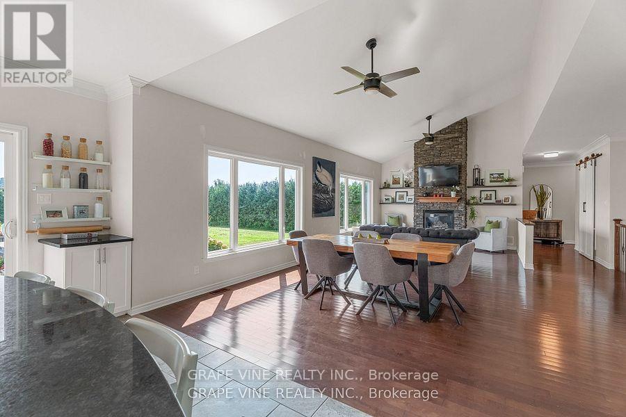 5607 Maklynne Way, Ottawa, Ontario  K0A 3H0 - Photo 12 - X12389686