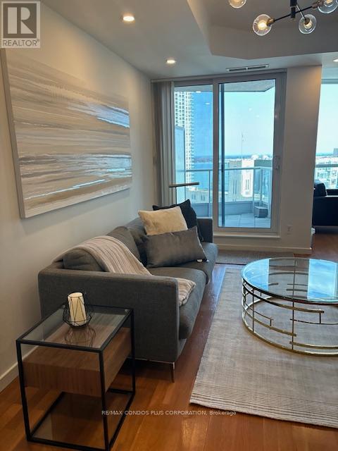 1603 - 218 Queens Quay W, Toronto, Ontario  M5J 2Y6 - Photo 5 - C12389594
