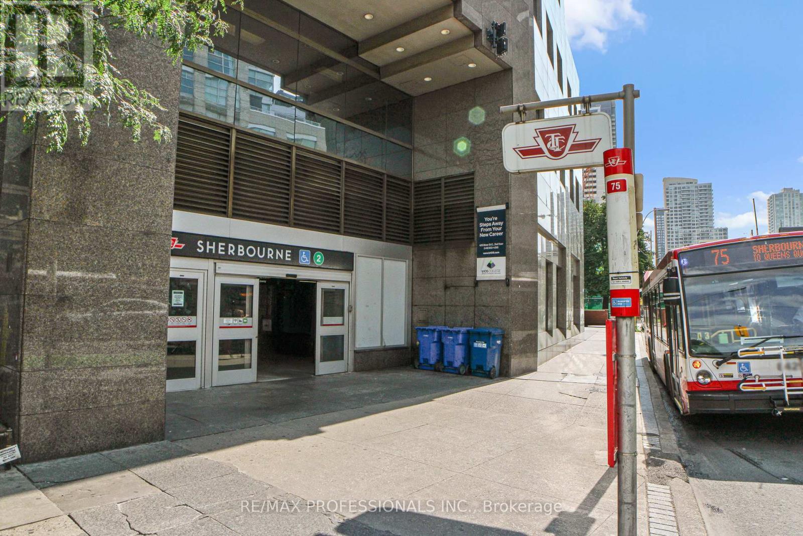 1601 - 28 Linden Street, Toronto, Ontario  M4Y 0A4 - Photo 33 - C12389629