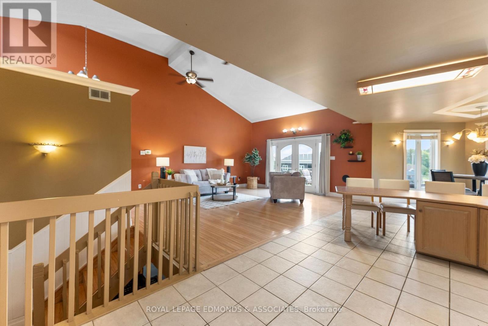 37 Rapid Road, Whitewater Region, Ontario  K0J 2L0 - Photo 12 - X12389658
