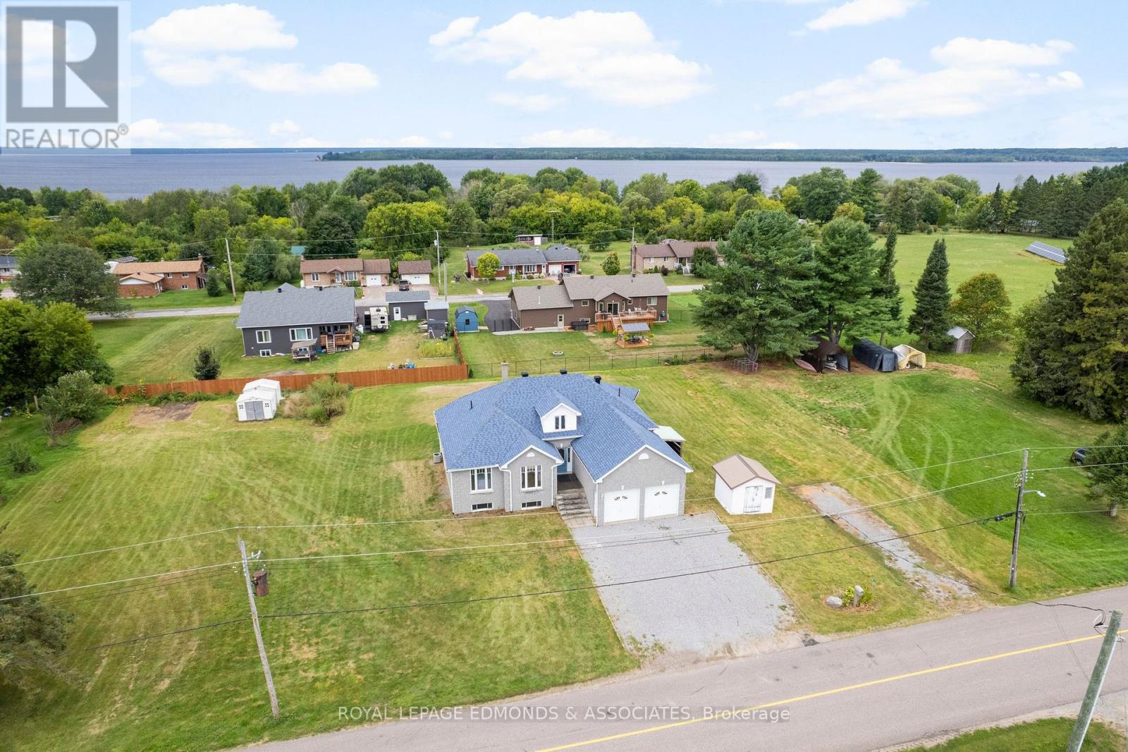 37 Rapid Road, Whitewater Region, Ontario  K0J 2L0 - Photo 6 - X12389658