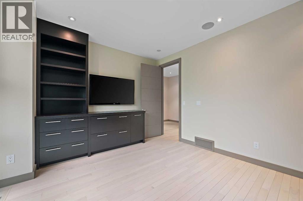 Property at 109 Aspen Meadows Hill SW image 5