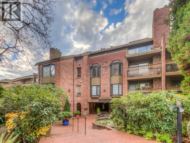 218 2320 W 40TH AVENUE, Vancouver, British Columbia