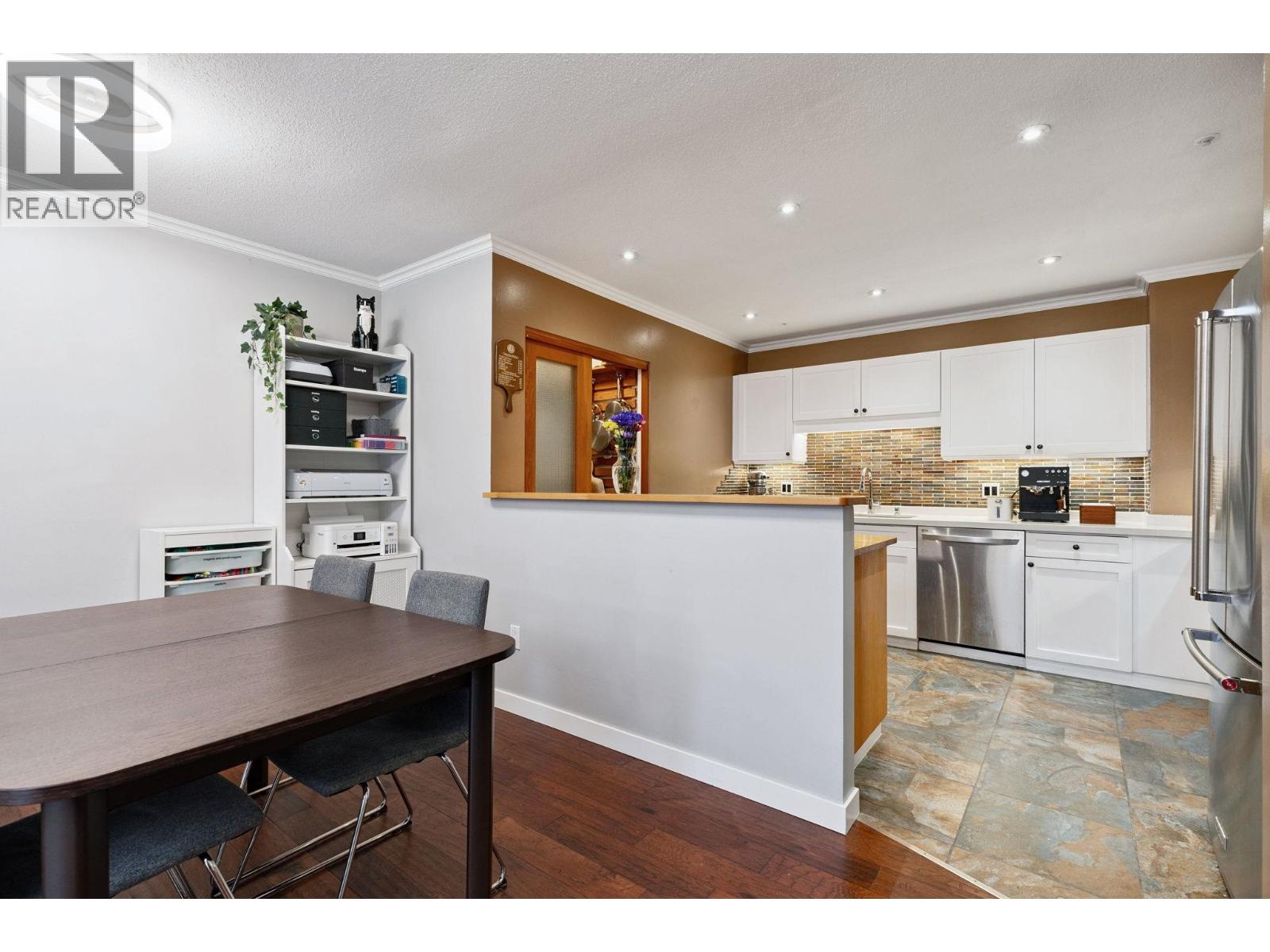 104 6 Renaissance Square, New Westminster, British Columbia  V3M 6N8 - Photo 14 - R3044923