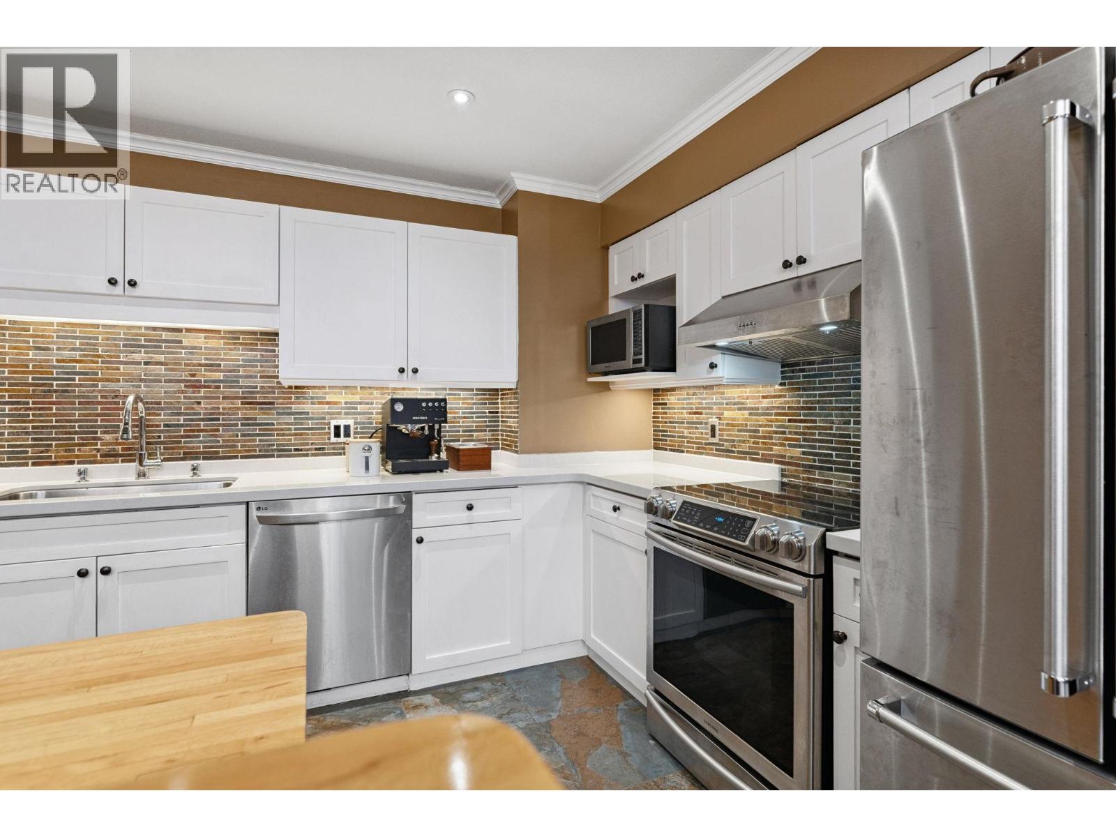 104 6 Renaissance Square, New Westminster, British Columbia  V3M 6N8 - Photo 15 - R3044923
