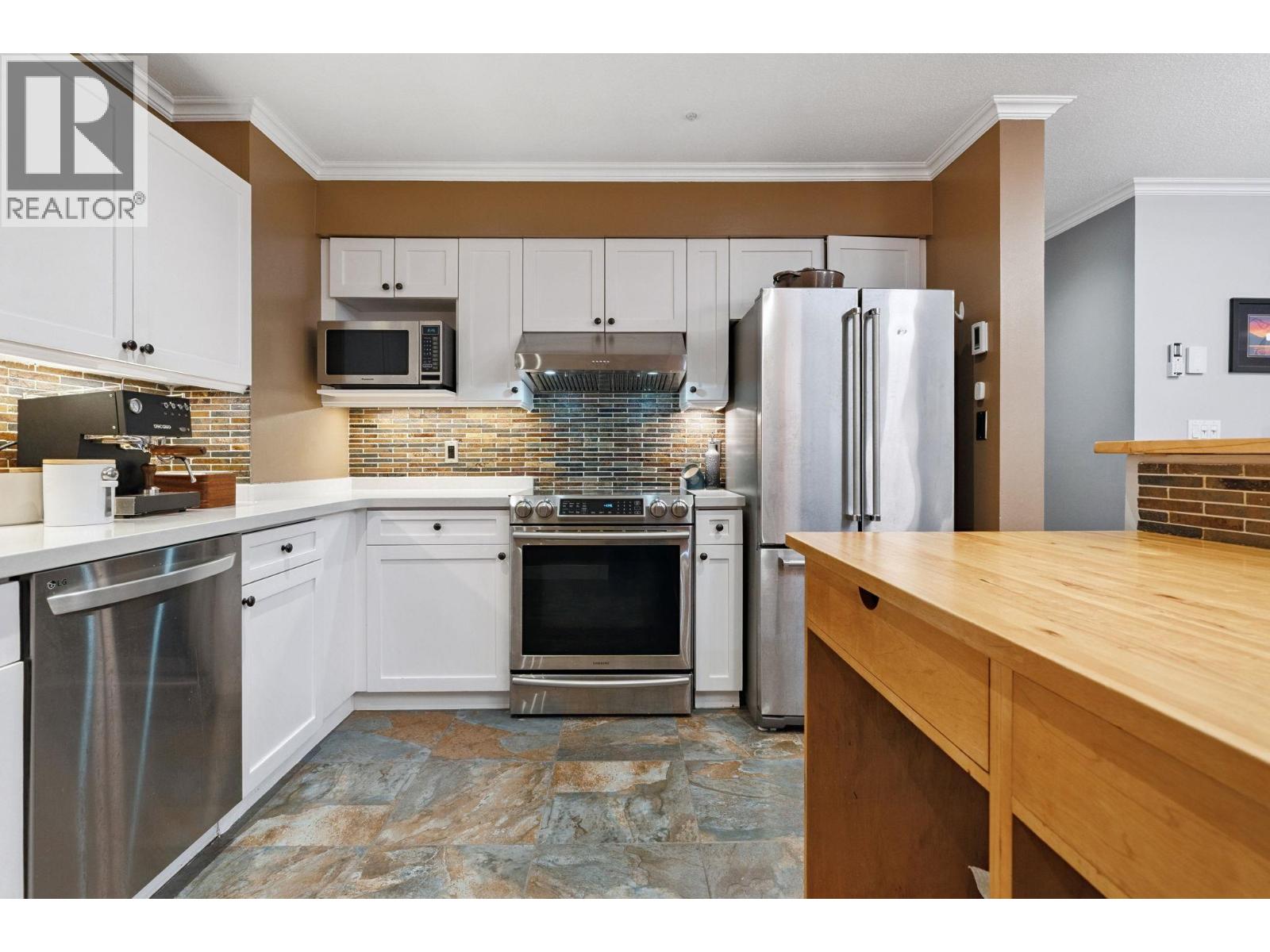104 6 Renaissance Square, New Westminster, British Columbia  V3M 6N8 - Photo 20 - R3044923
