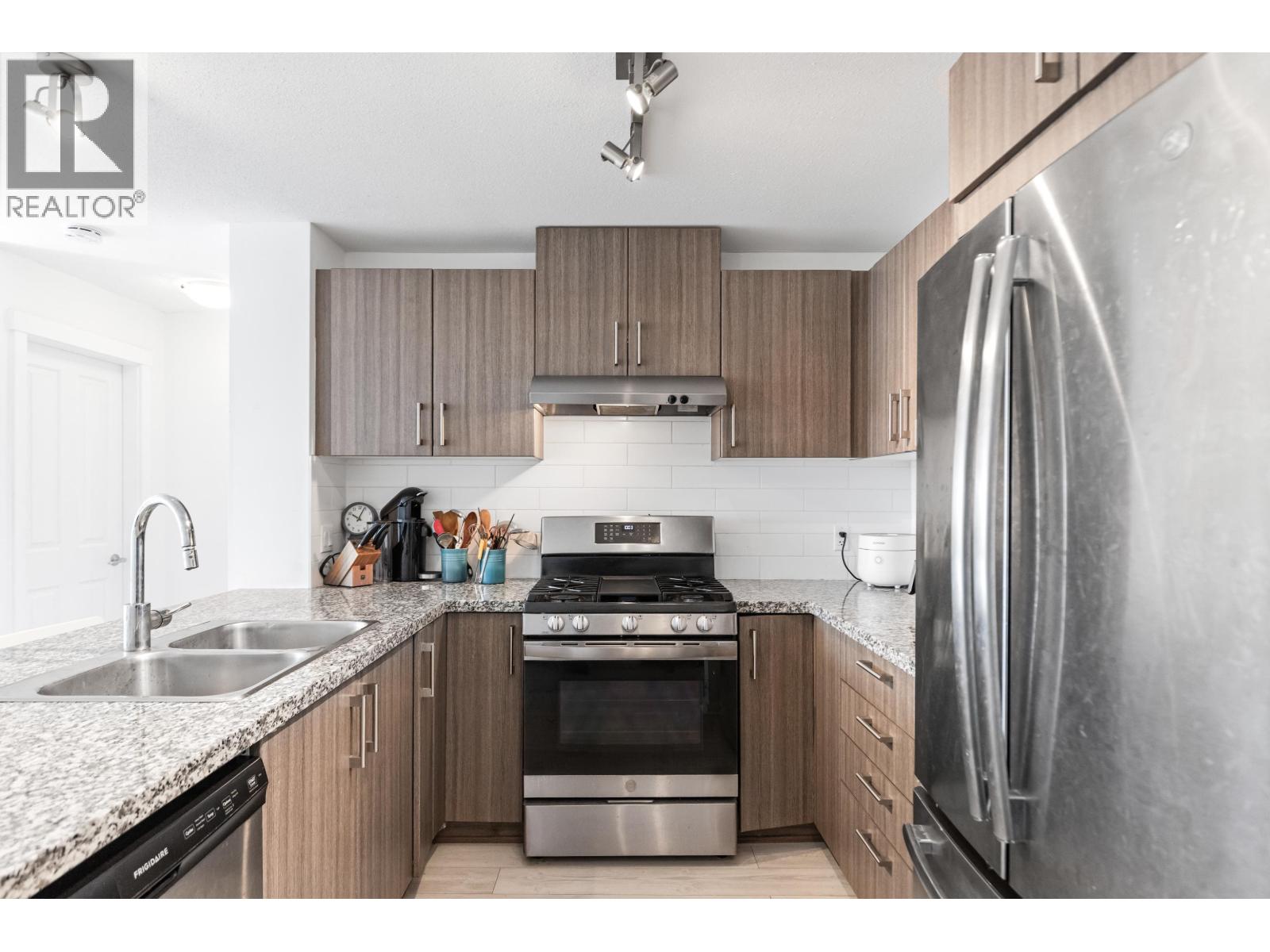 305 3156 Dayanee Springs Boulevard, Coquitlam, British Columbia  V3E 0B7 - Photo 11 - R3044925