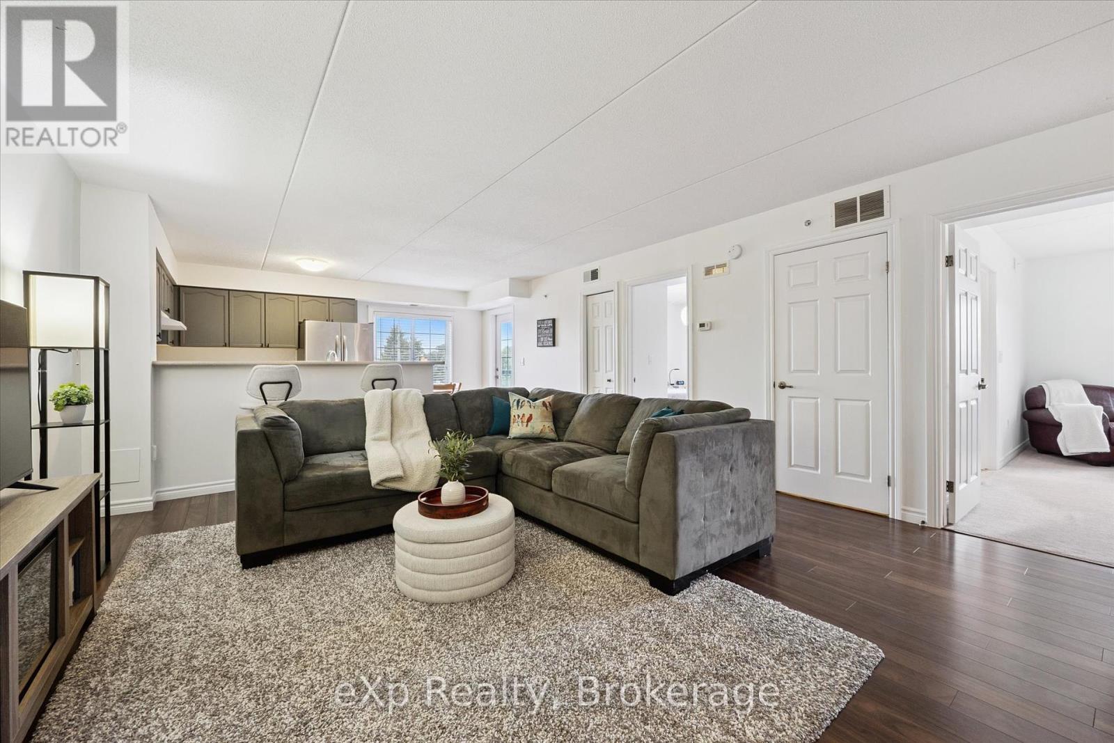 Property at 212 - 415 GRANGE ROAD image 5